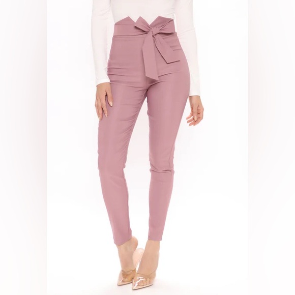 Fashion Nova Pants - Fashion Nova nwt size large knot your girl pants lavender Mauve Skinny with Bow